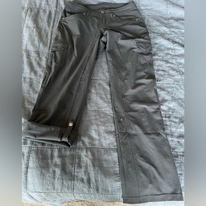 Kuhl Freeflex Roll-Up Pant. Color Koal. Size 4 Short